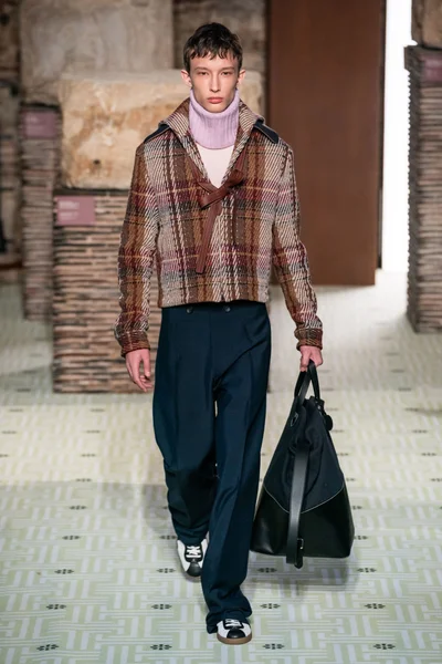Look 14